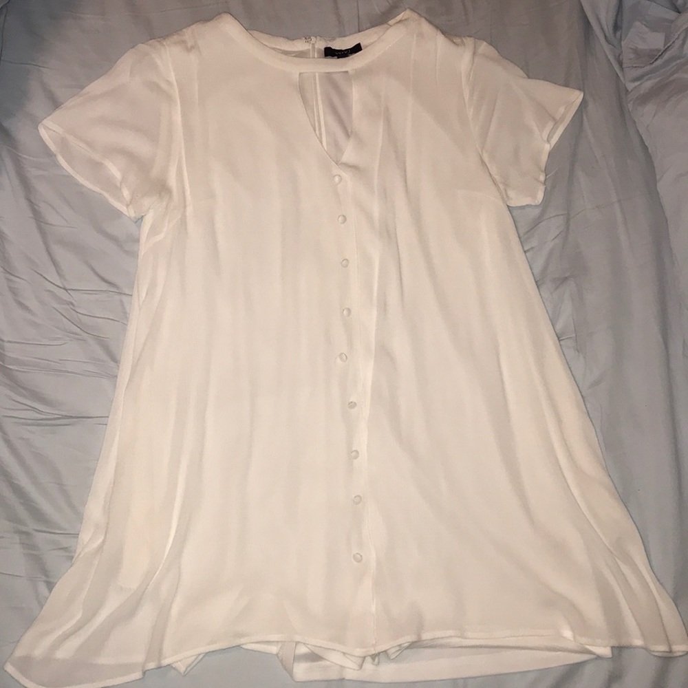 White Button Keyhole Dress - Picture 3 of 5
